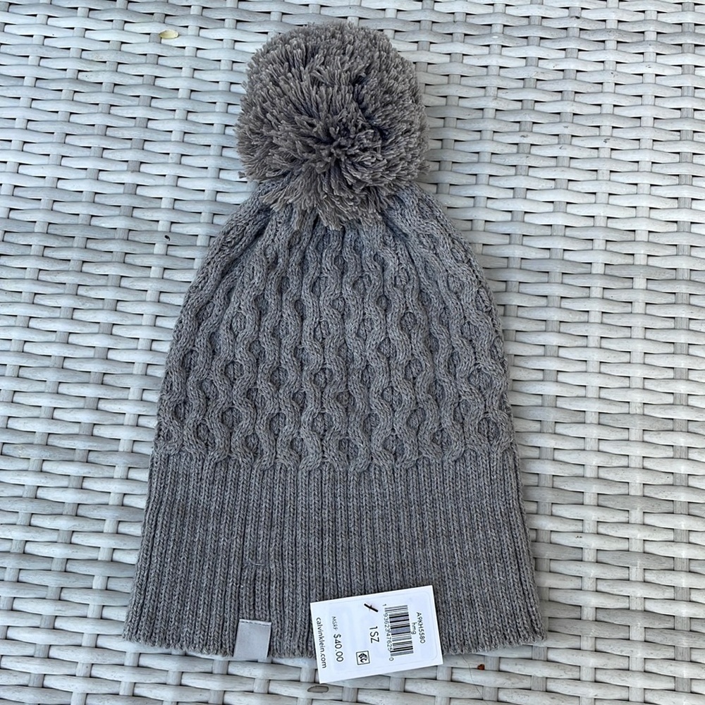 NWT- Calvin Klein Solid Grey Cable Knit Beanie Hat w/ Pom Pom- One Size